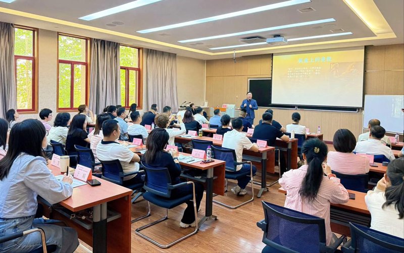 企业管理培训：让企业如同一艘乘风破浪的航船